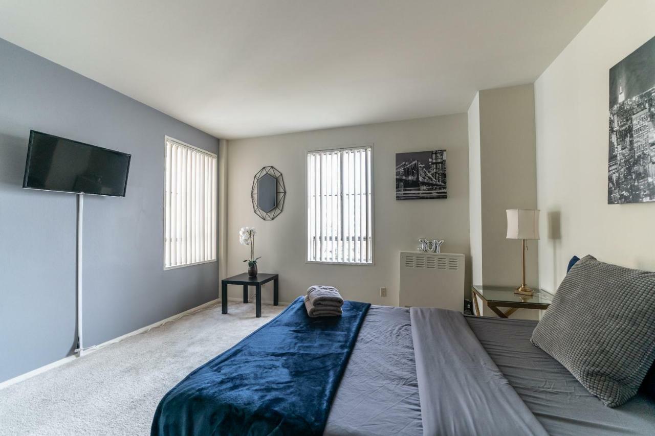 2 Bedroom Condo With A View Near The Grove Los Angeles Exterior photo